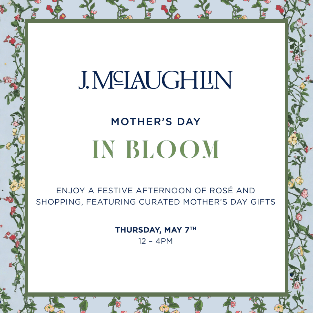 Invitación para el evento del Día de la Madre con borde floral y diseño de texto elegante.